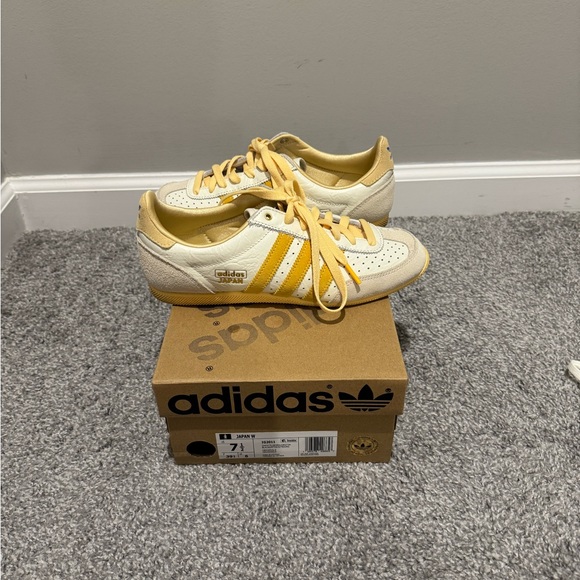 Adidas Women's Sneakers - Yellow and Cream - Picture 4 of 10